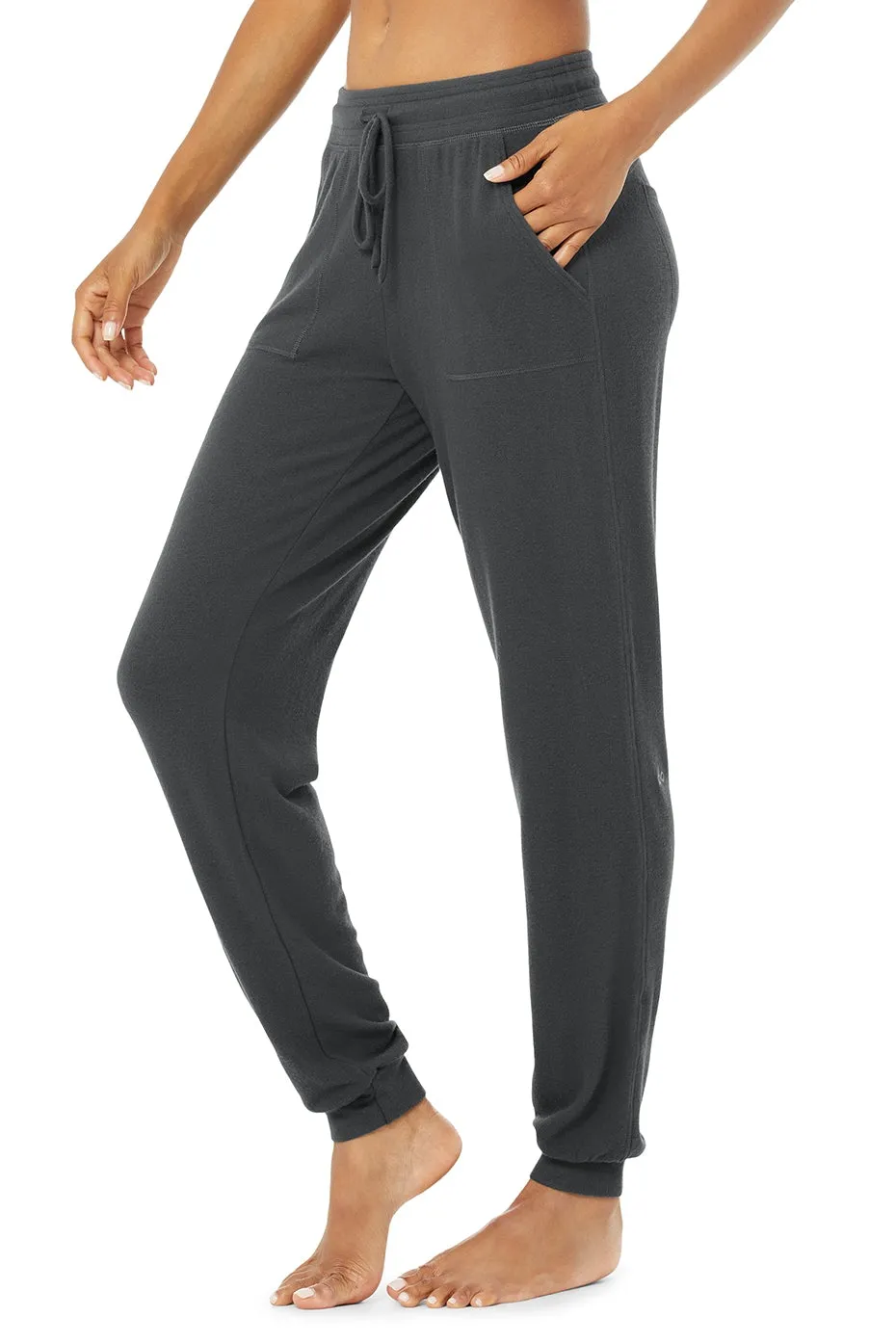 Alo Yoga W5912R SOHO Sweatpant in Anthracite