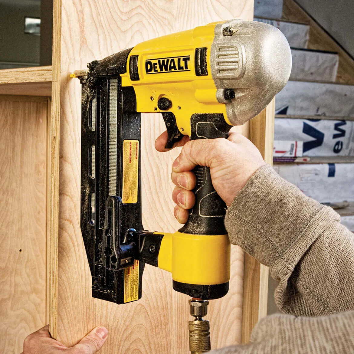 DeWALT DWFP71917 2-1/2 in. x 16 Guage Pneumatic Precision Point Finish Nailer